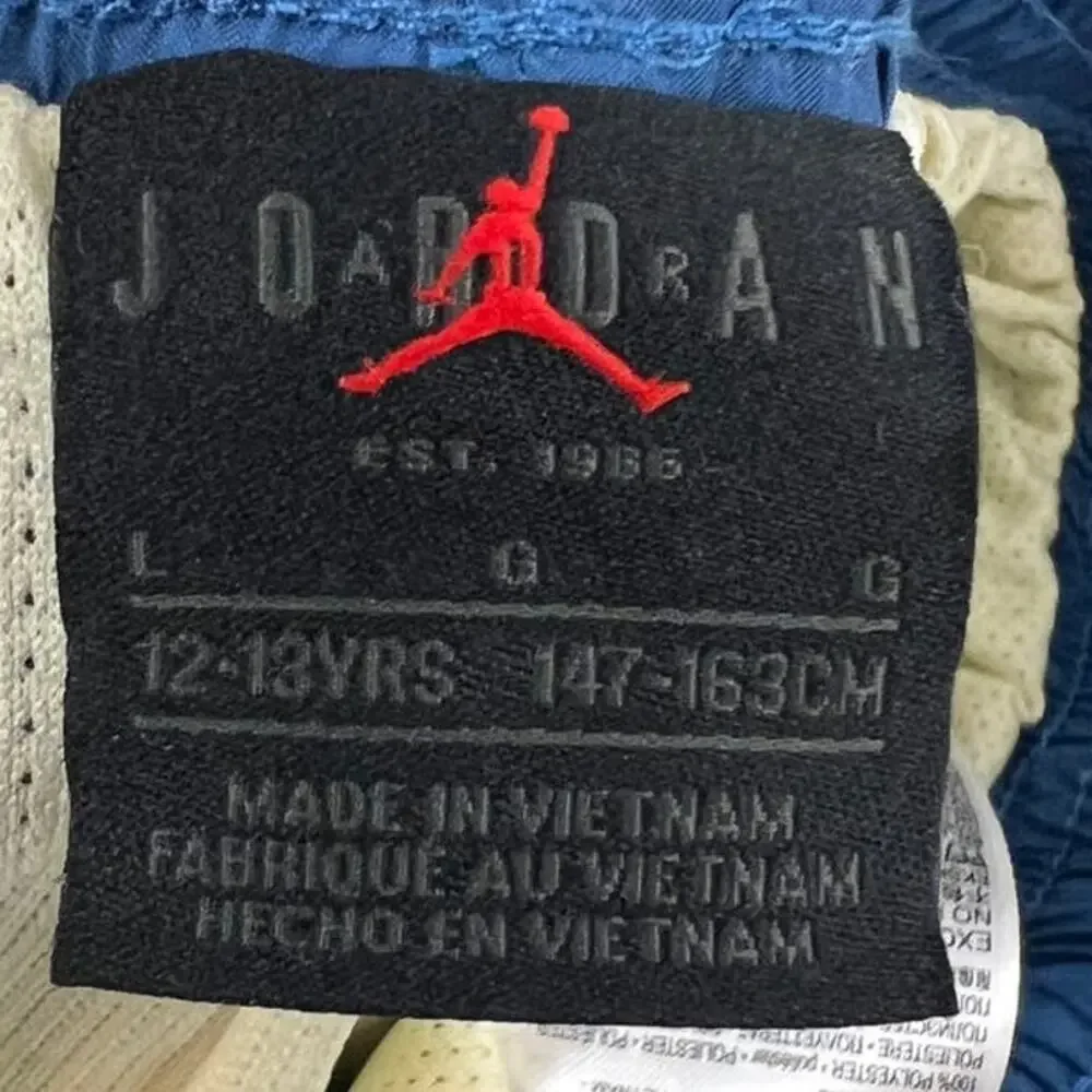 NIKE AIR JORDAN Play Shorts SZ LG 12-13 Years Old